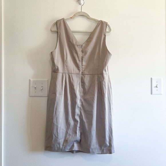 Forever 21 Plus Dress - Picture 5 of 7